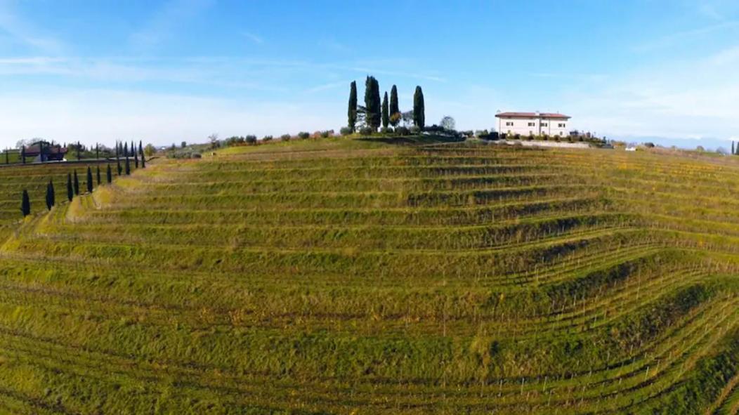 Вилла Casa Vacanze La Stele Castelmonte Экстерьер фото